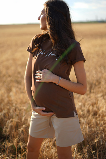 Трикотажные шорты для беременных с поясной резинкой под животик бежевые