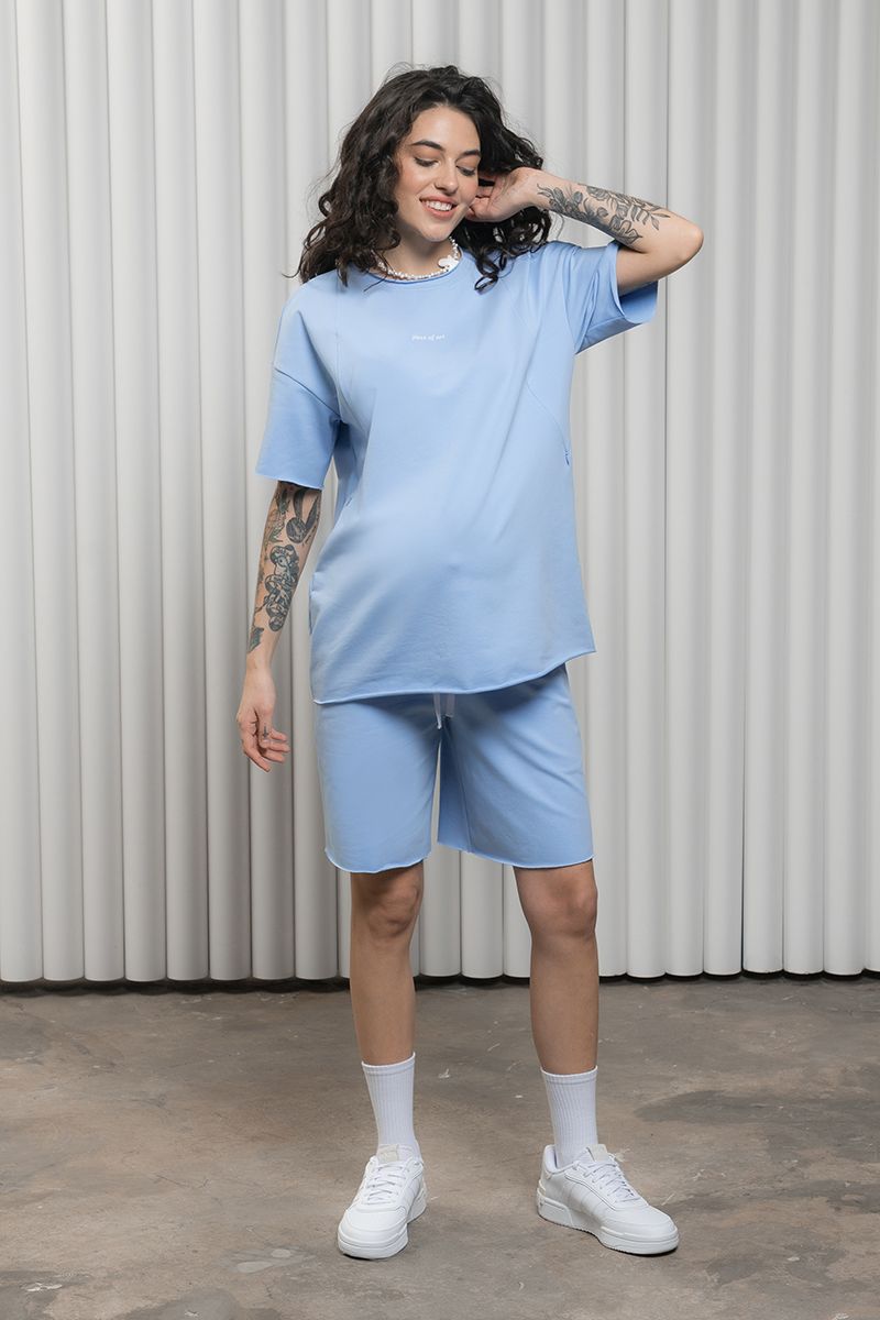 Голубой костюм для беременных и кормящих с футболкой и шортами