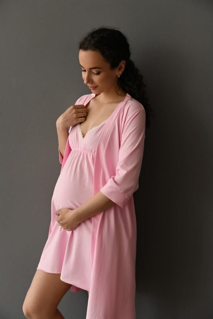 Рожевий бавовняний халат для вагітних та годуючих матусь на запах