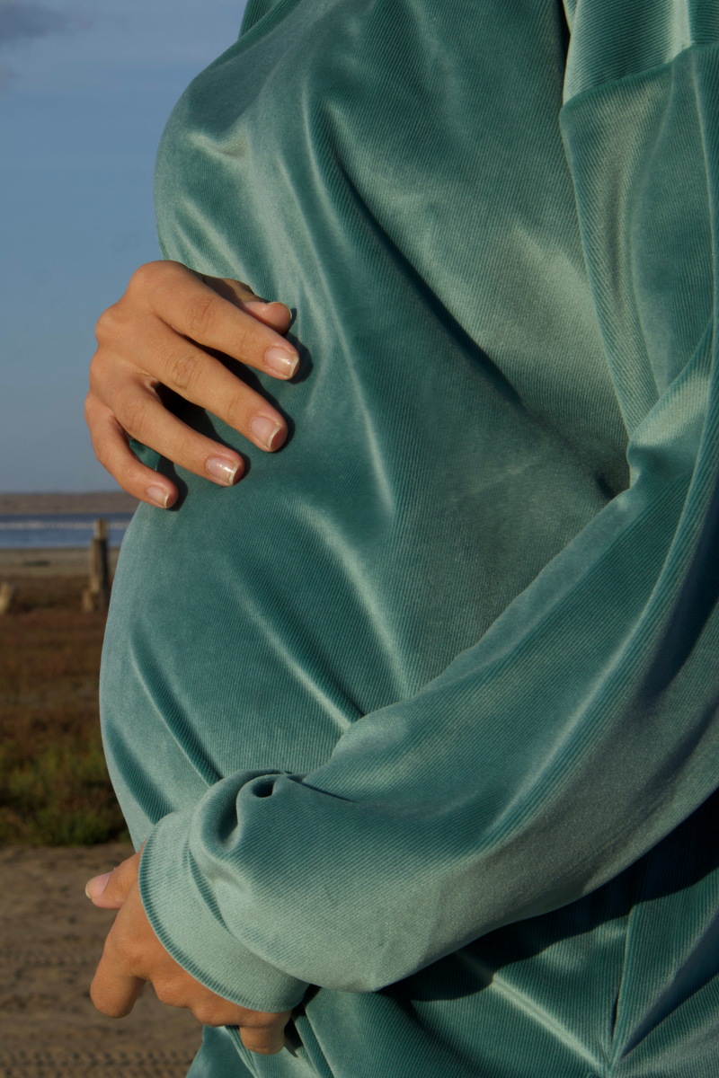 Велюровый костюм для беременных и кормящих мам мятный