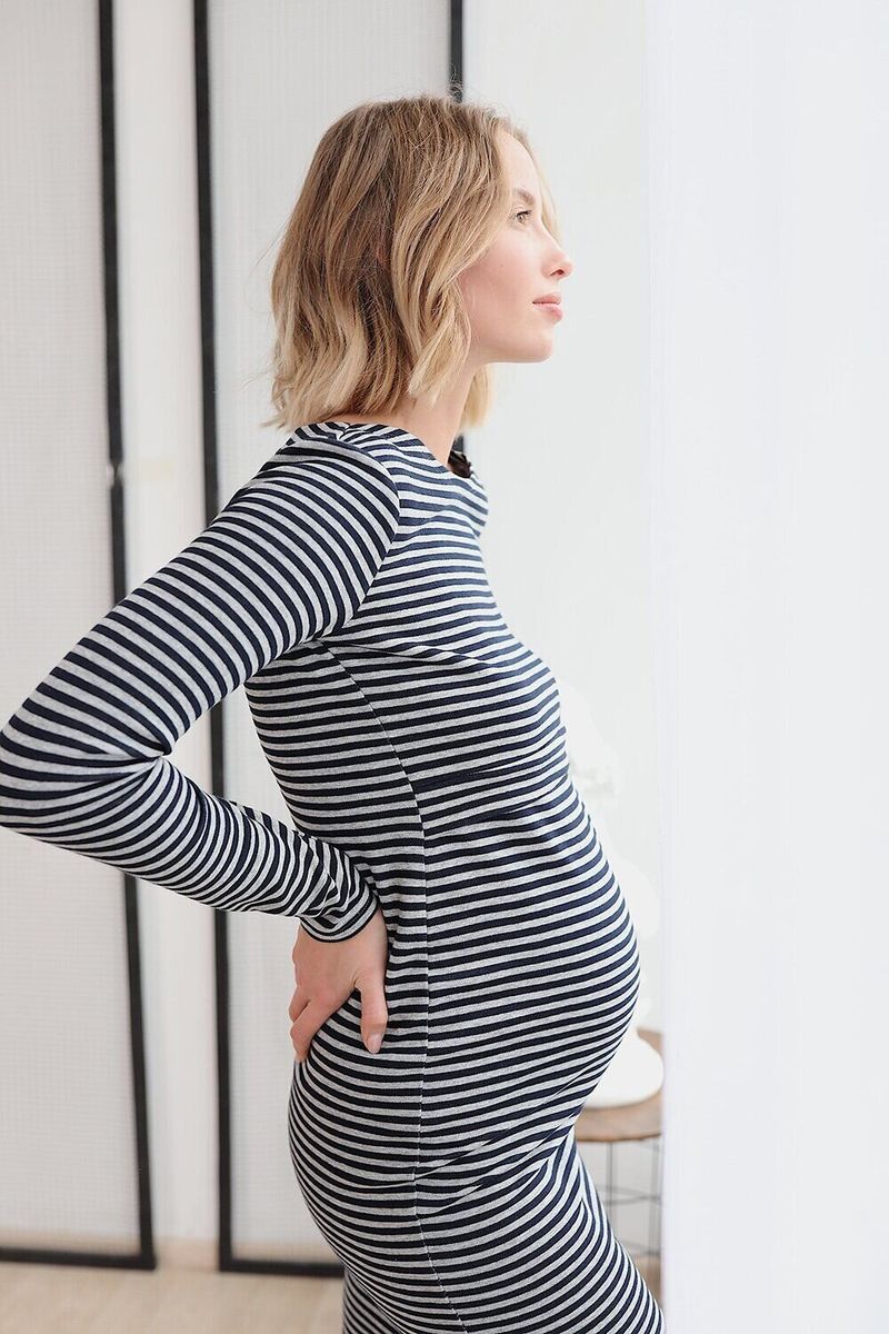 Сукня для вагітних і годуючих мам з секретом для годування сіро-синя смужка