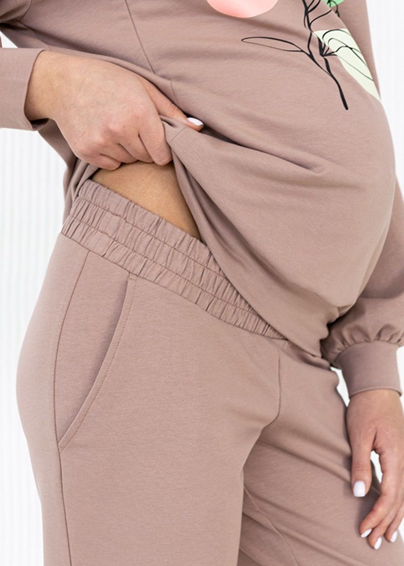 Трикотажные спортивные штаны - джогеры для беременных коричневые бандажный животик