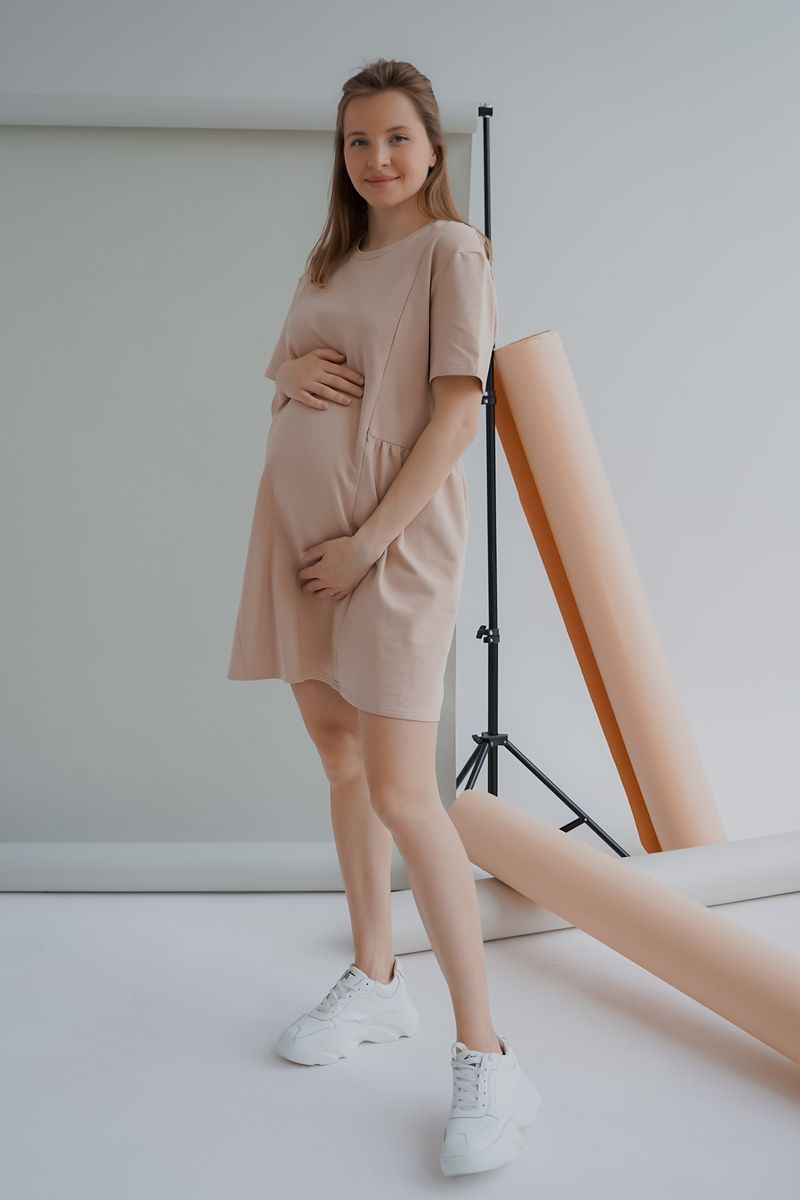 Лаконічна сукня для вагітних і годуючих мам із секретом годування коричнева